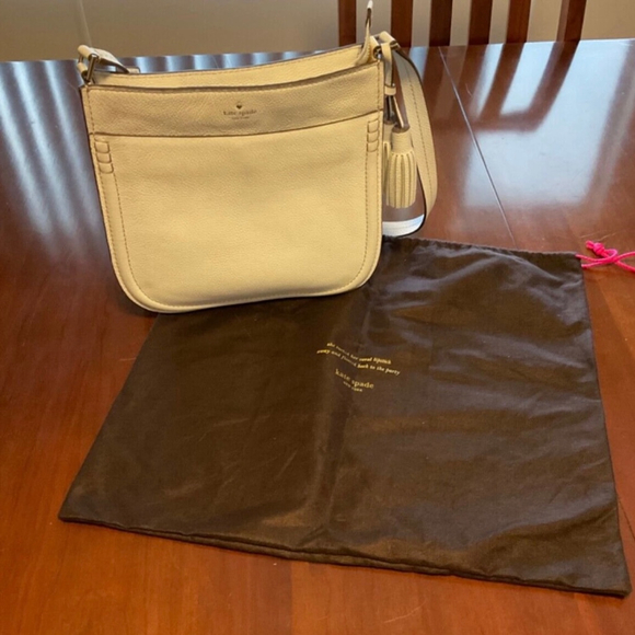 Kate Spade NY Orchard Street
Hemsley Pebbled Leather Handbag
Bright White - Picture 2 of 16